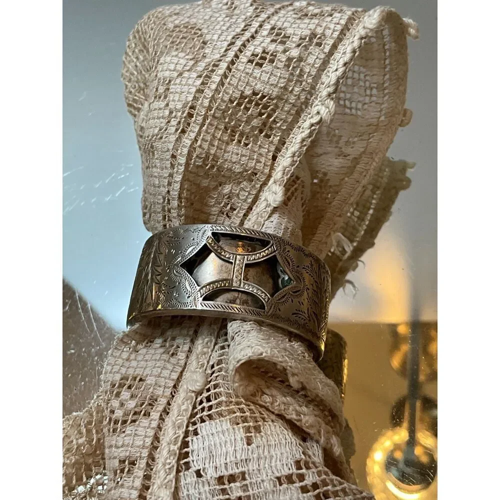 Stunning Sterling silver vintage napkin ring; open work front must see